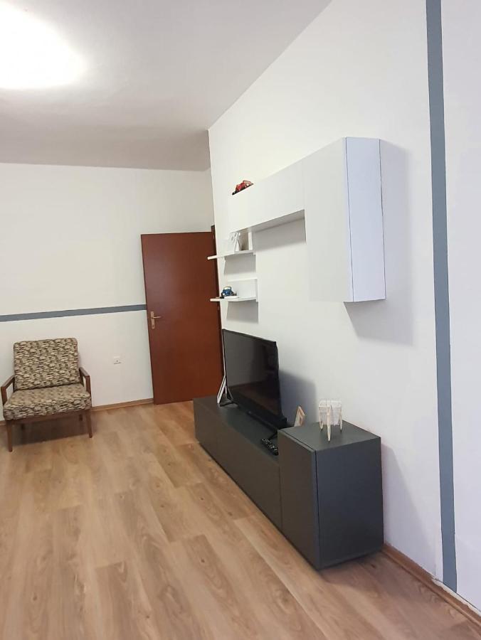 Heris'S Apartment Тирана Экстерьер фото